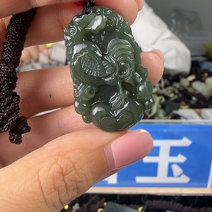 颈饰未镶嵌和田玉
