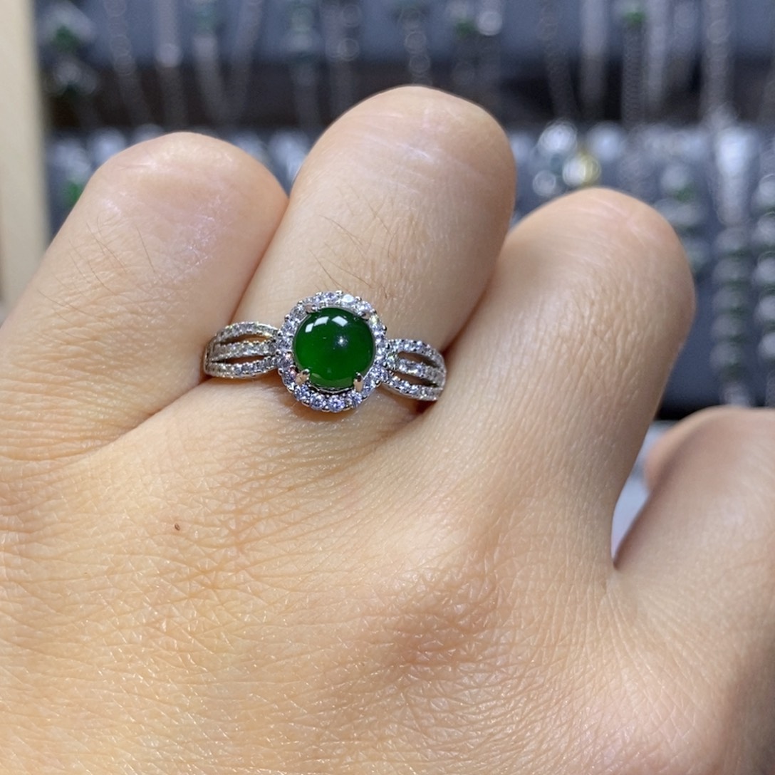 翡翠颈饰银S925镶嵌翡翠戒指无证书/假一赔四