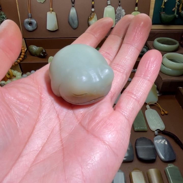 小****和田玉未镶嵌颈饰