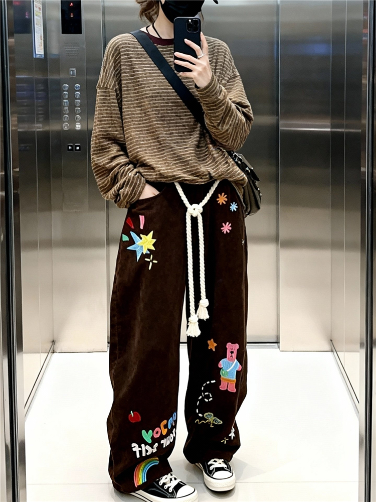 棕色灯芯绒弯刀裤女秋冬款加绒加厚美拉德绣花休闲直筒阔腿长裤子