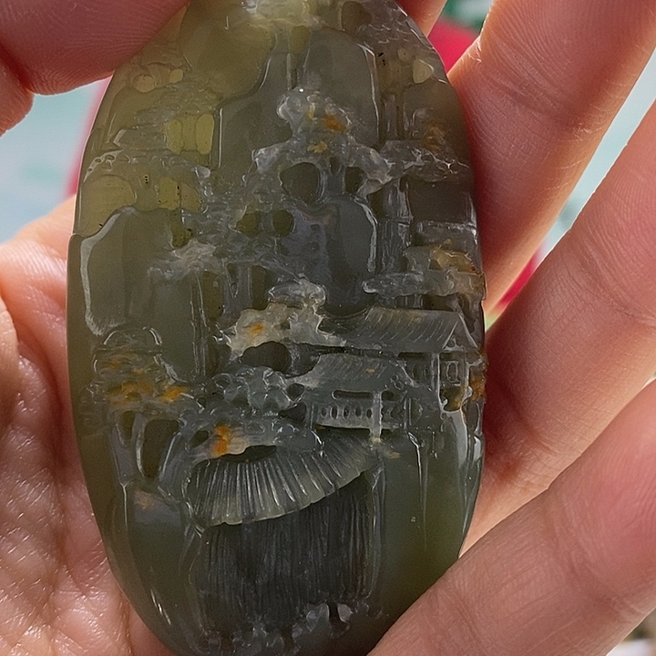 透闪石质玉挂件未镶嵌有瑕