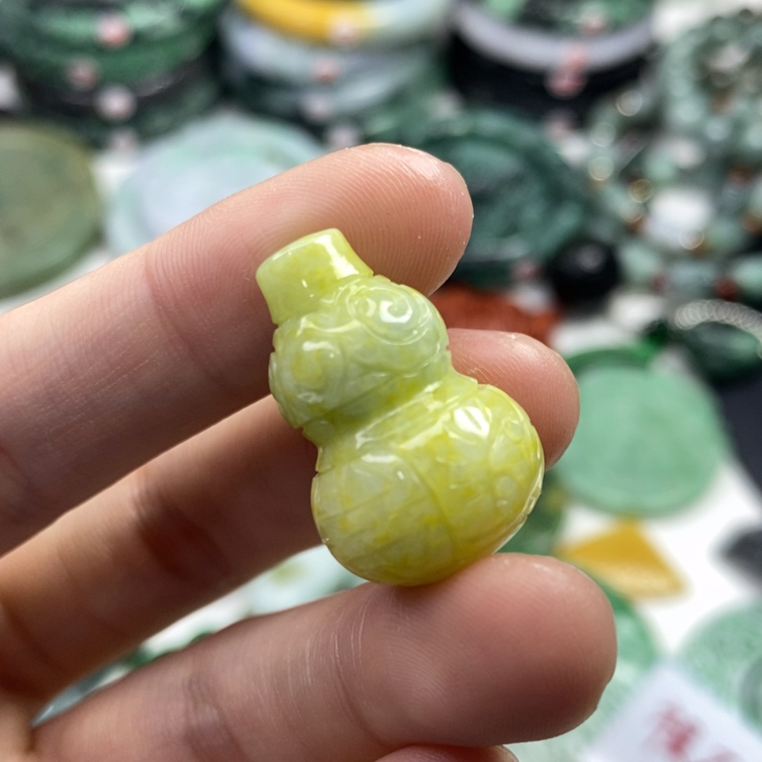 翡翠未镶嵌颈饰可*