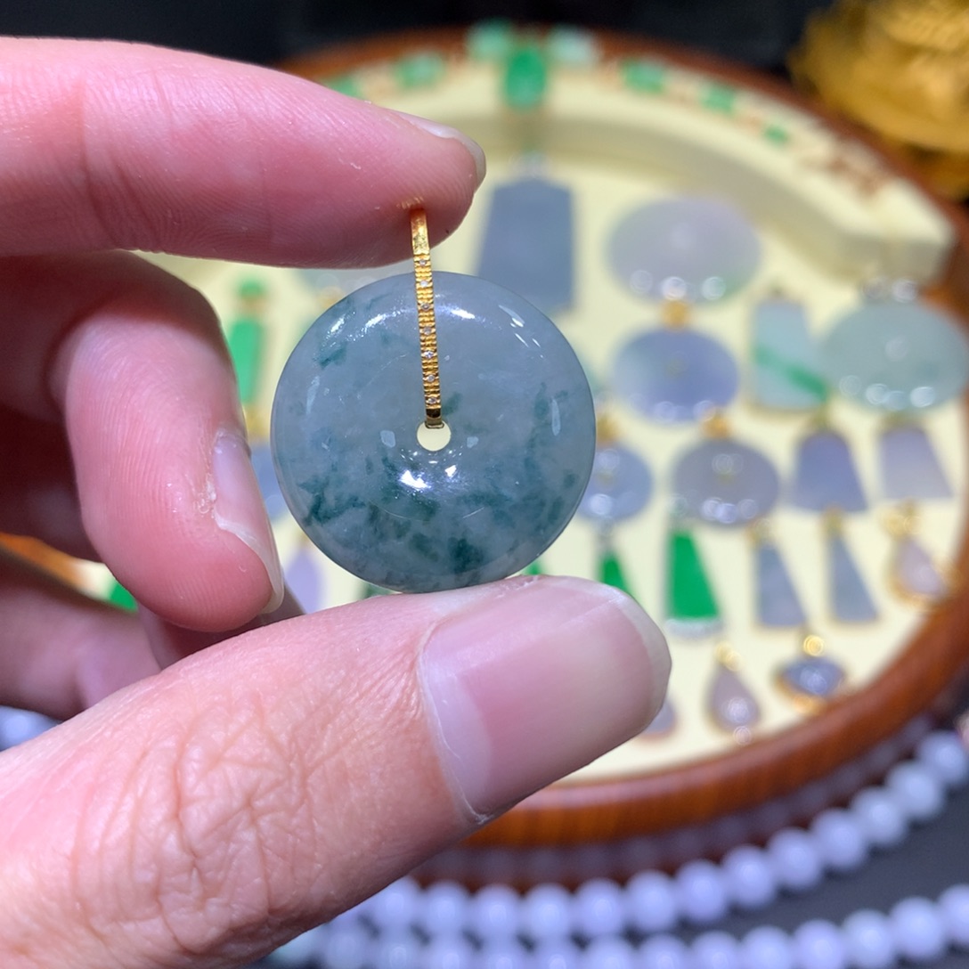 翡翠吊坠(不含链)18K金镶嵌