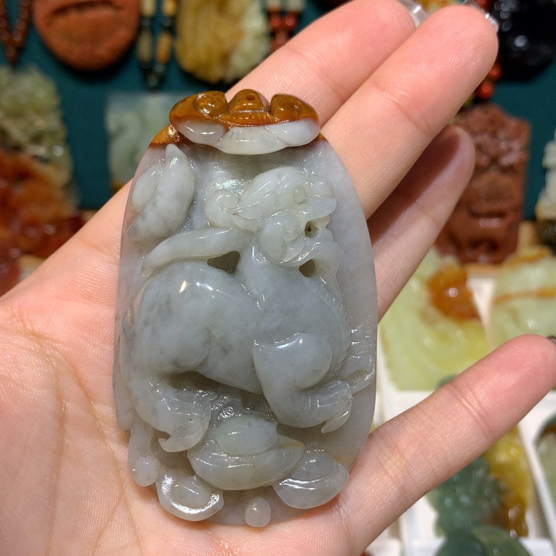 蛇纹石玉未镶嵌颈饰