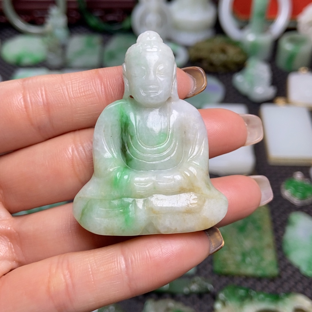 翡翠未镶嵌挂件清