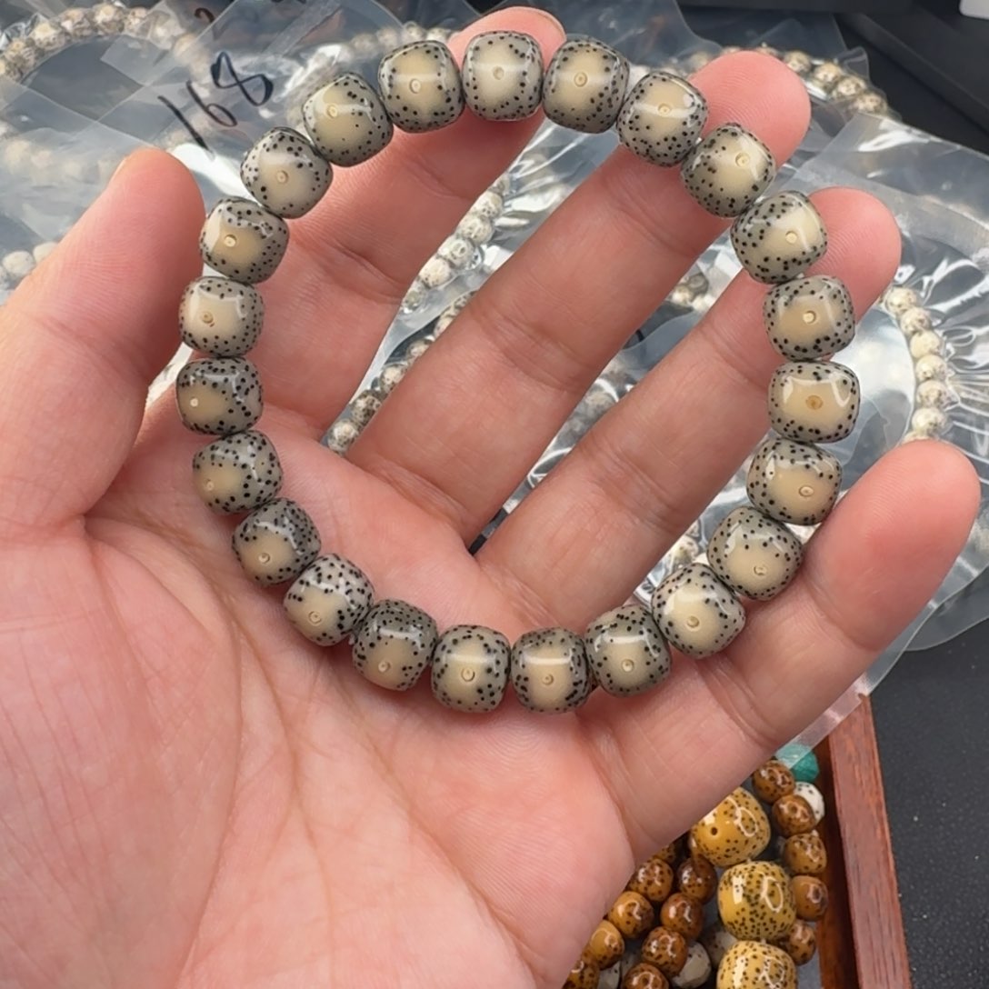 星月菩提手串黄金瞳9*10