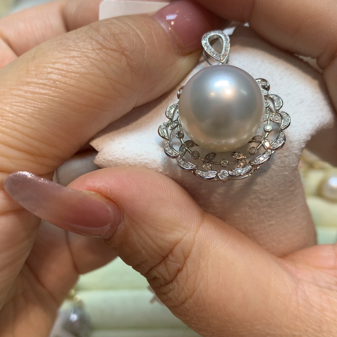 海水珍珠颈饰18K金镶嵌