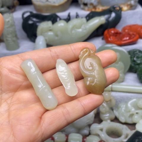 和田玉未镶嵌挂件