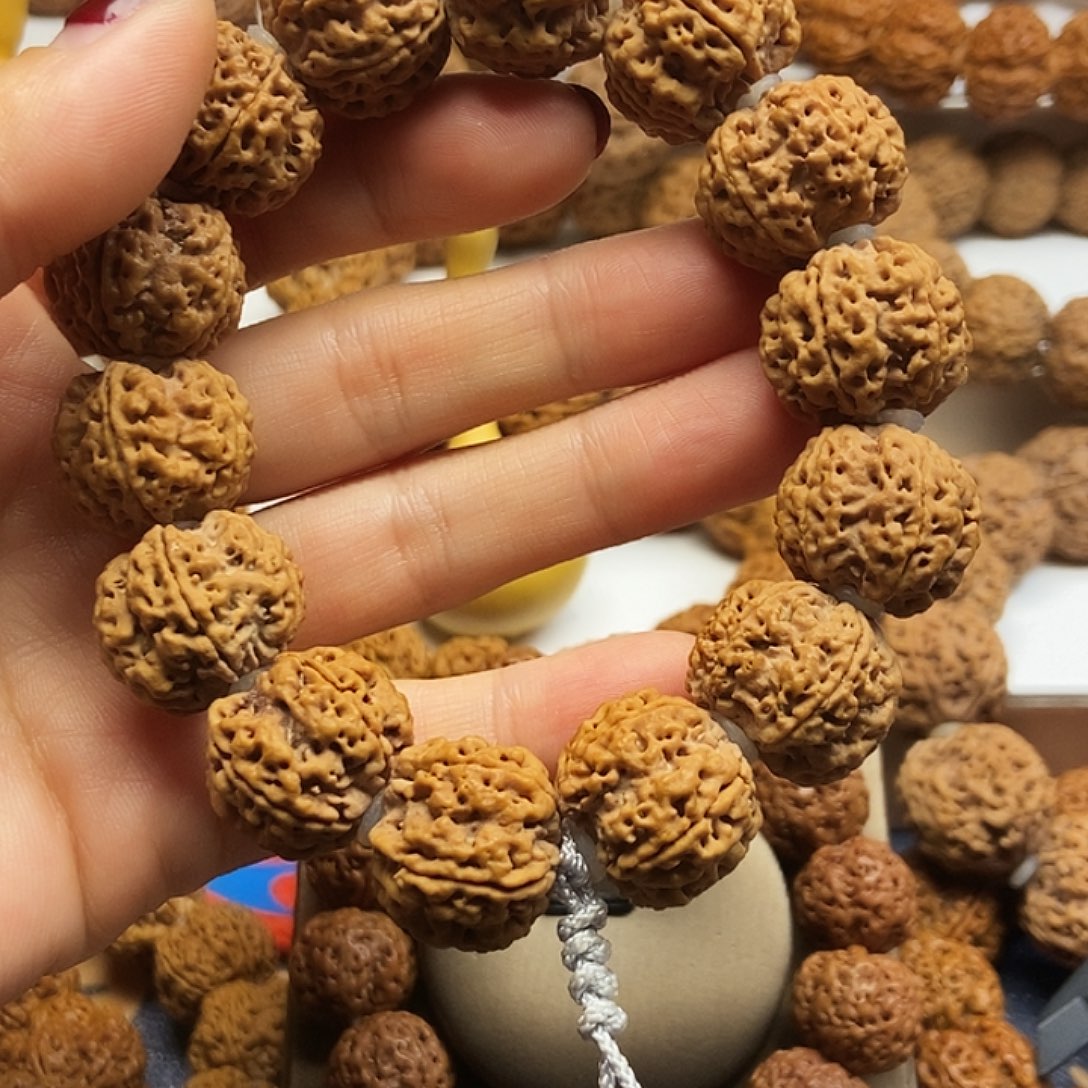 金刚菩提吊坠深沟梅花