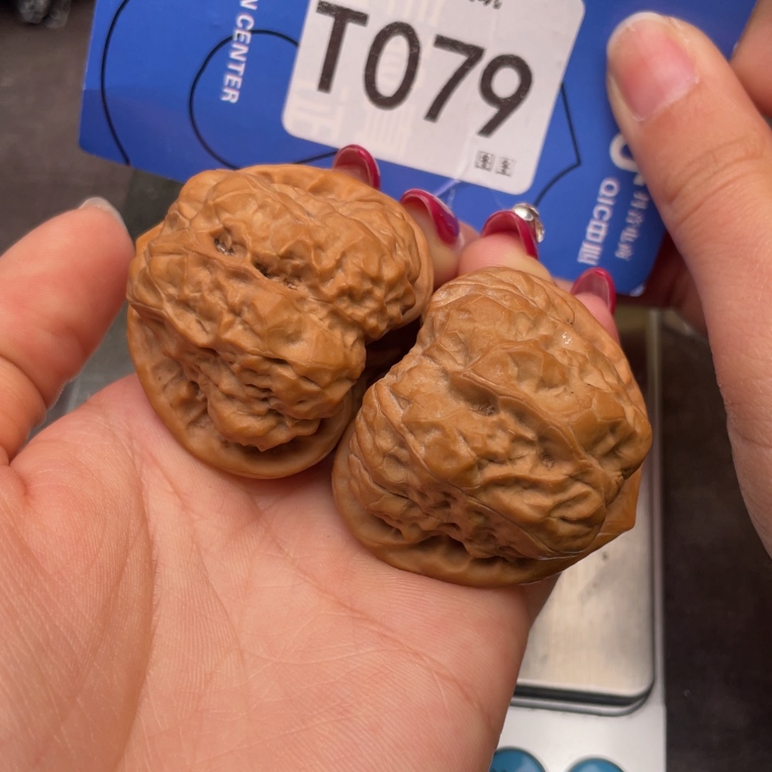 吊坠文玩核桃404135三角四开背