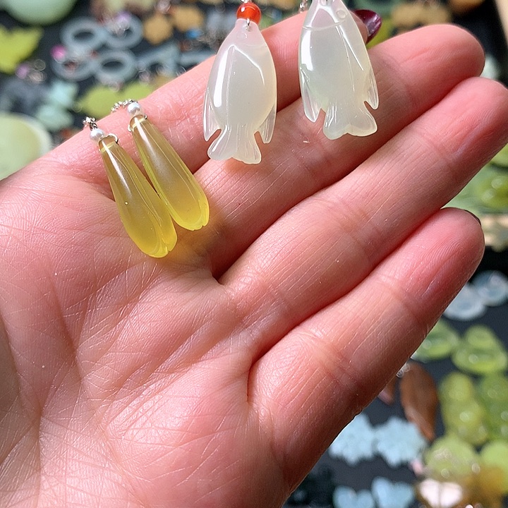 蛇纹石玉耳坠未镶嵌