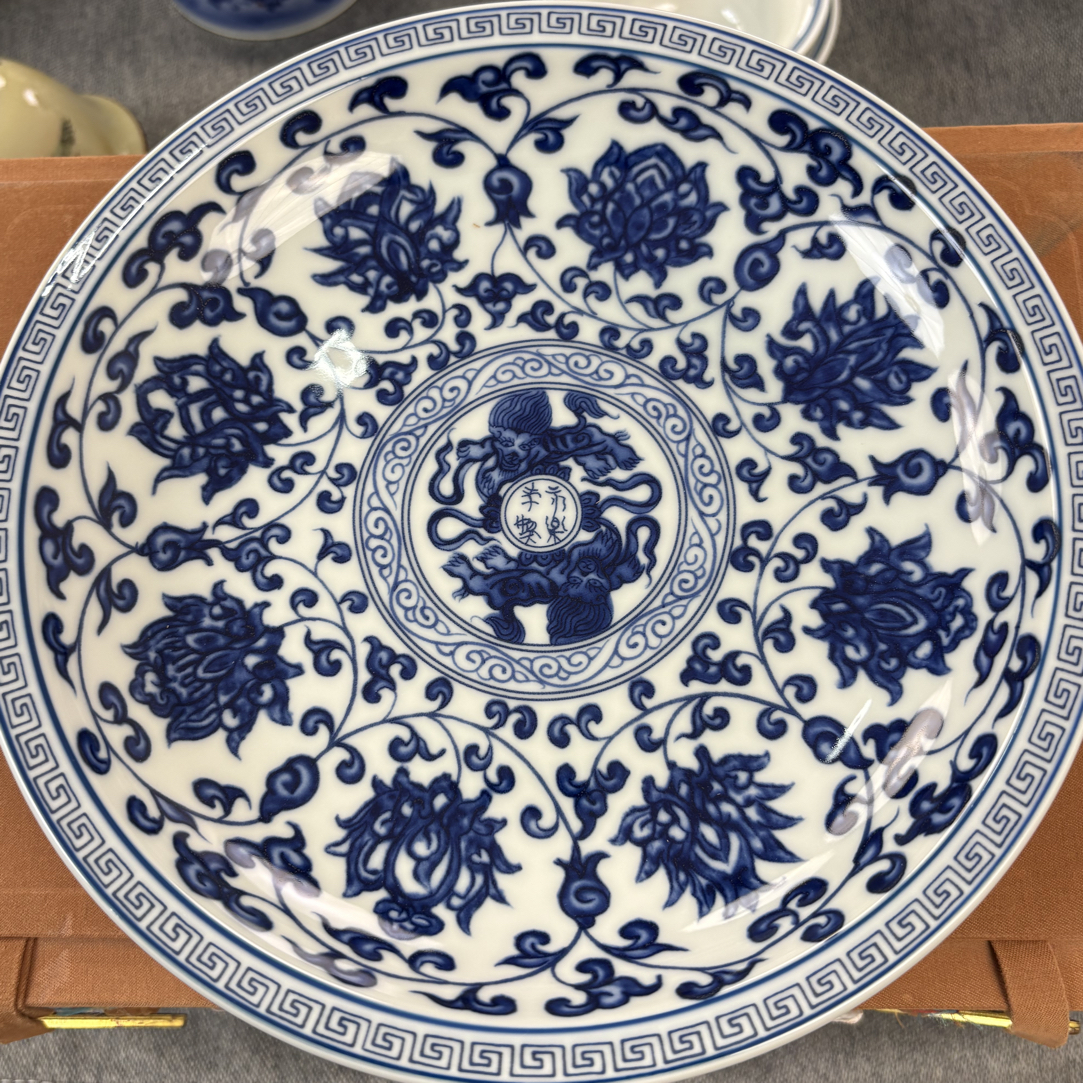 景德镇青花缠枝莲大胡乘