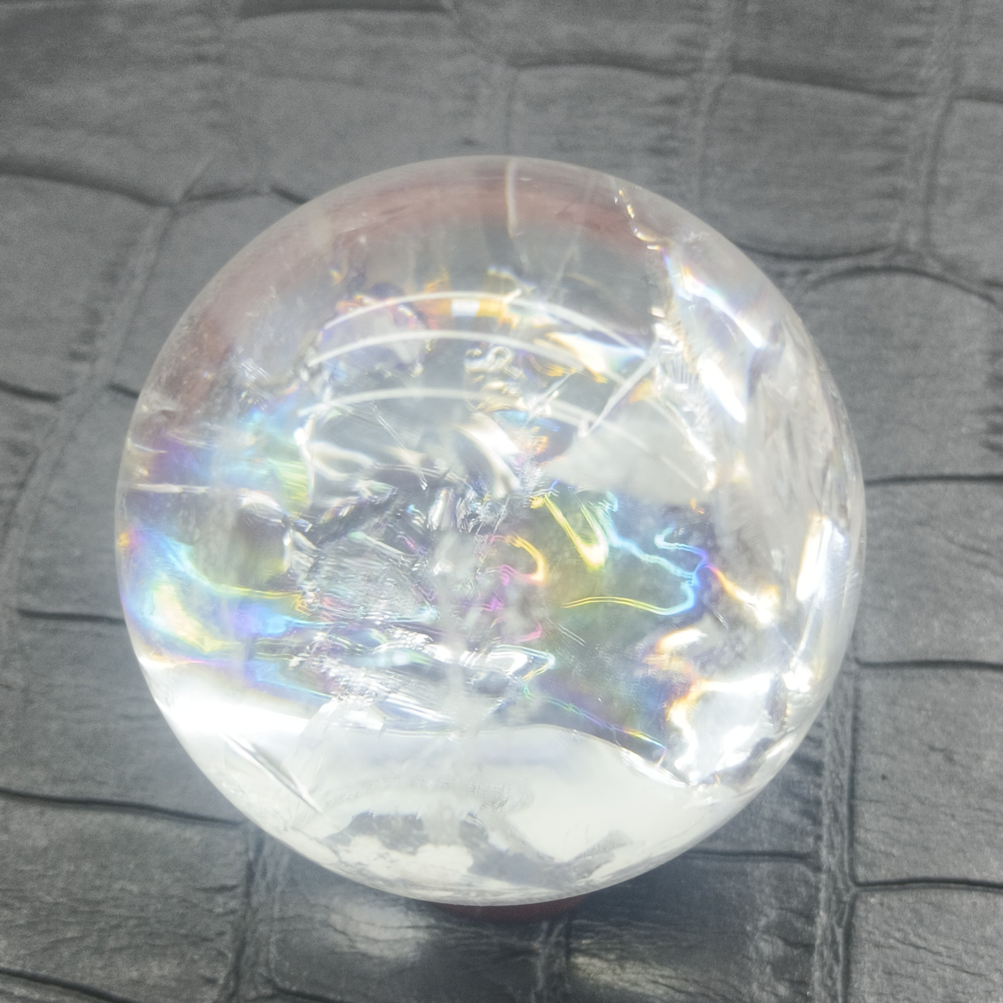 纯天然白色爆彩水晶球