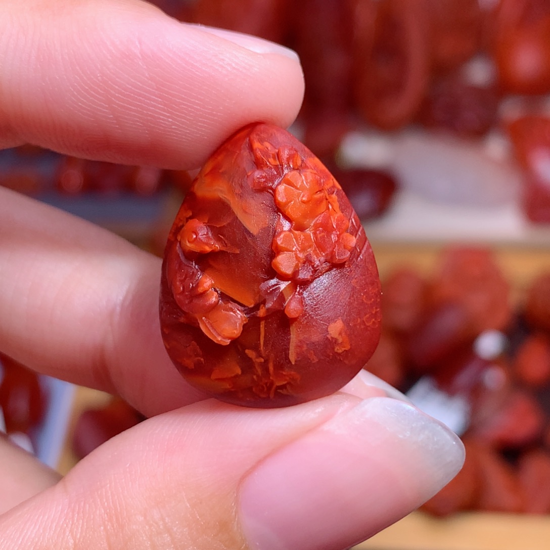 南红玛瑙未镶嵌珠宝半成品牛血喜上眉梢