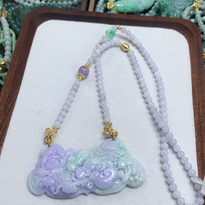 翡翠颈饰未镶嵌吊坠