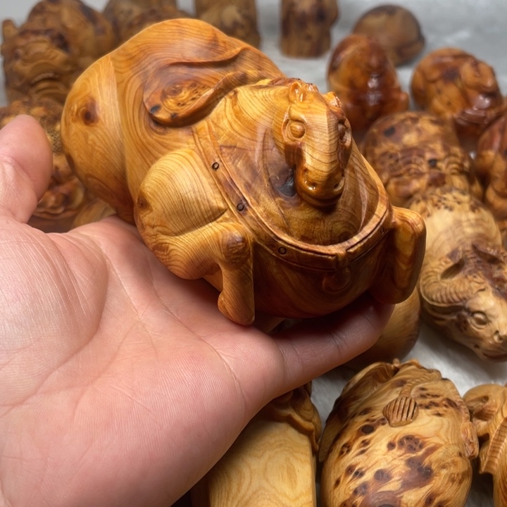 柏木（崖柏）手工大只唐马手把件