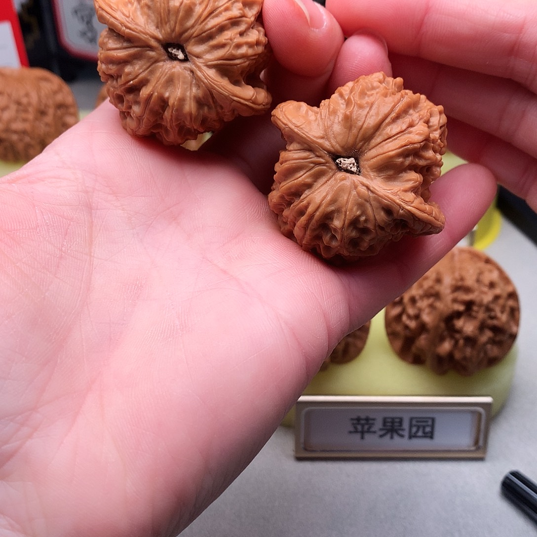 文玩核桃吊坠41尺精品血麒麟494号