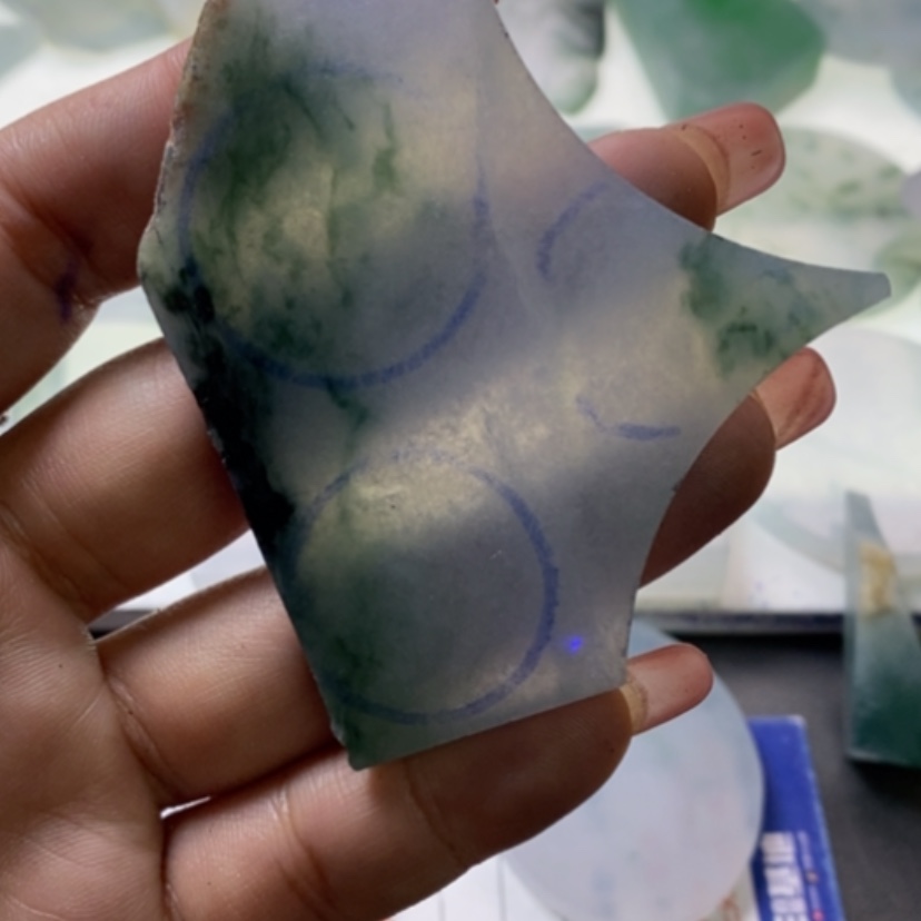 【闪购商品】翡翠挂件未镶嵌g****n纯毛料不带工