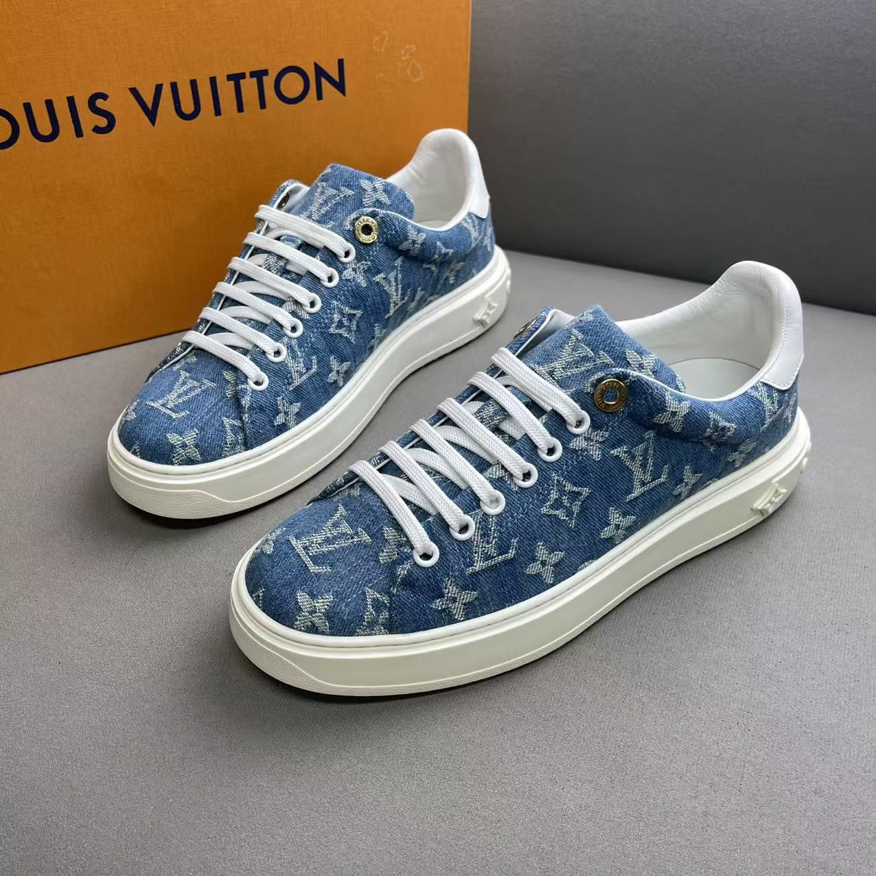 99新 LouisVuitton/路易威登 牛仔蓝帆布刺绣老花时尚板鞋 39码