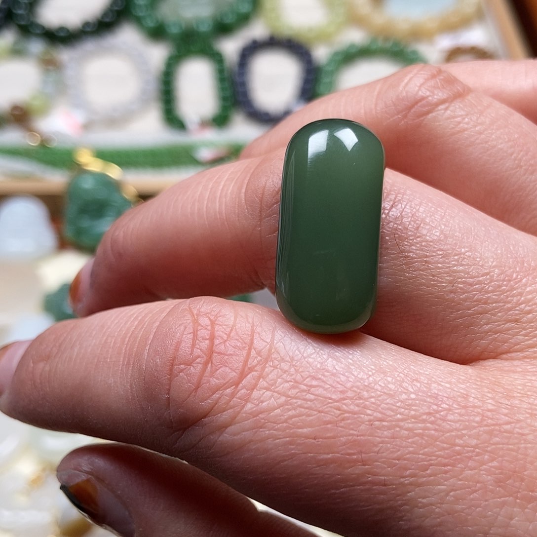 和田玉吊坠未镶嵌