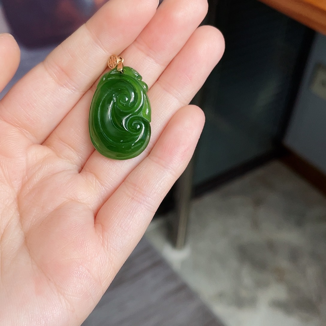 和田玉（碧玉）吊坠(不含链)18K金镶嵌