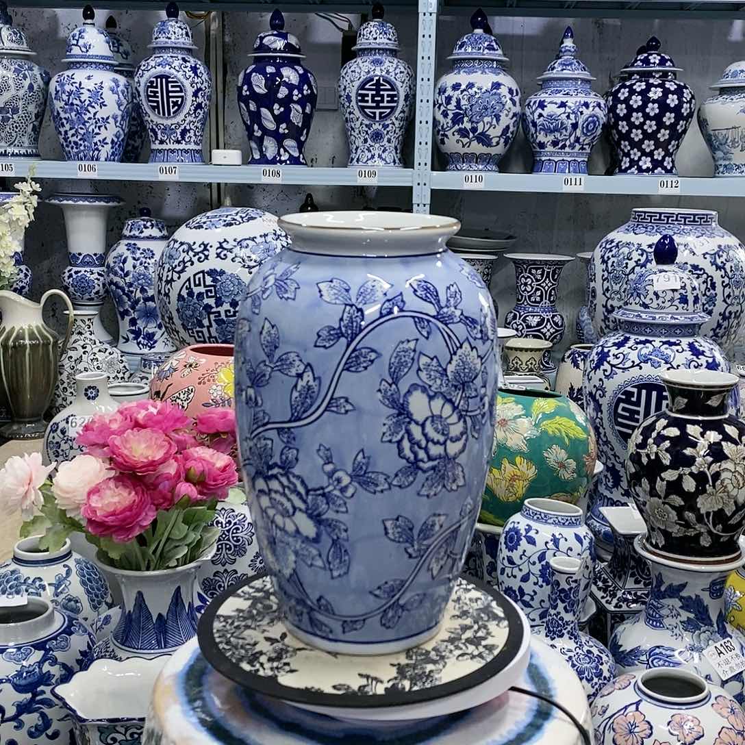 【闪购商品】摆件萝卜瓶瓷器…………………………