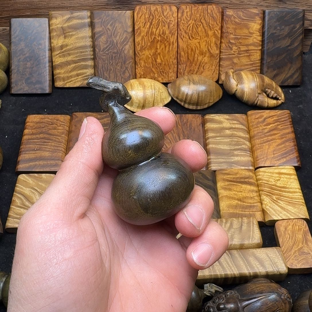 楠木龍**世金丝楠木无事牌