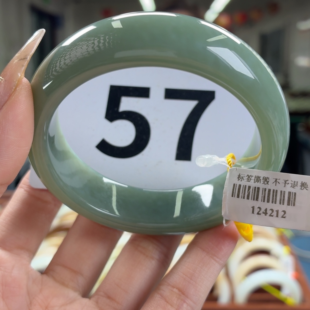 Y****和田玉未镶嵌手镯微瑕