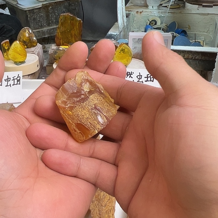 摩***业定制琥珀未镶嵌天然琥珀蜜蜡