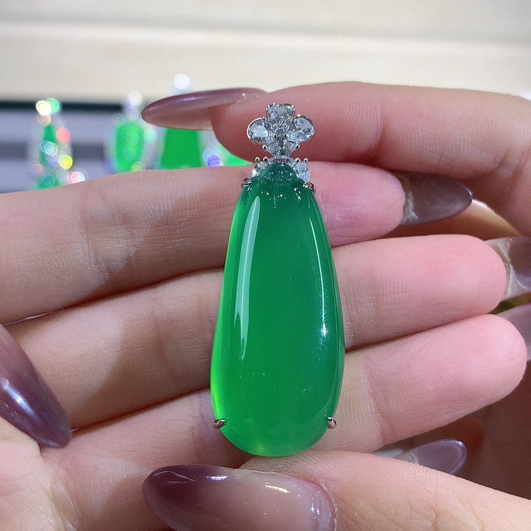 玛瑙/玉髓颈饰银S925镶嵌吖*。