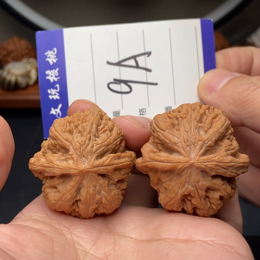 文玩核桃吊坠40粗筋