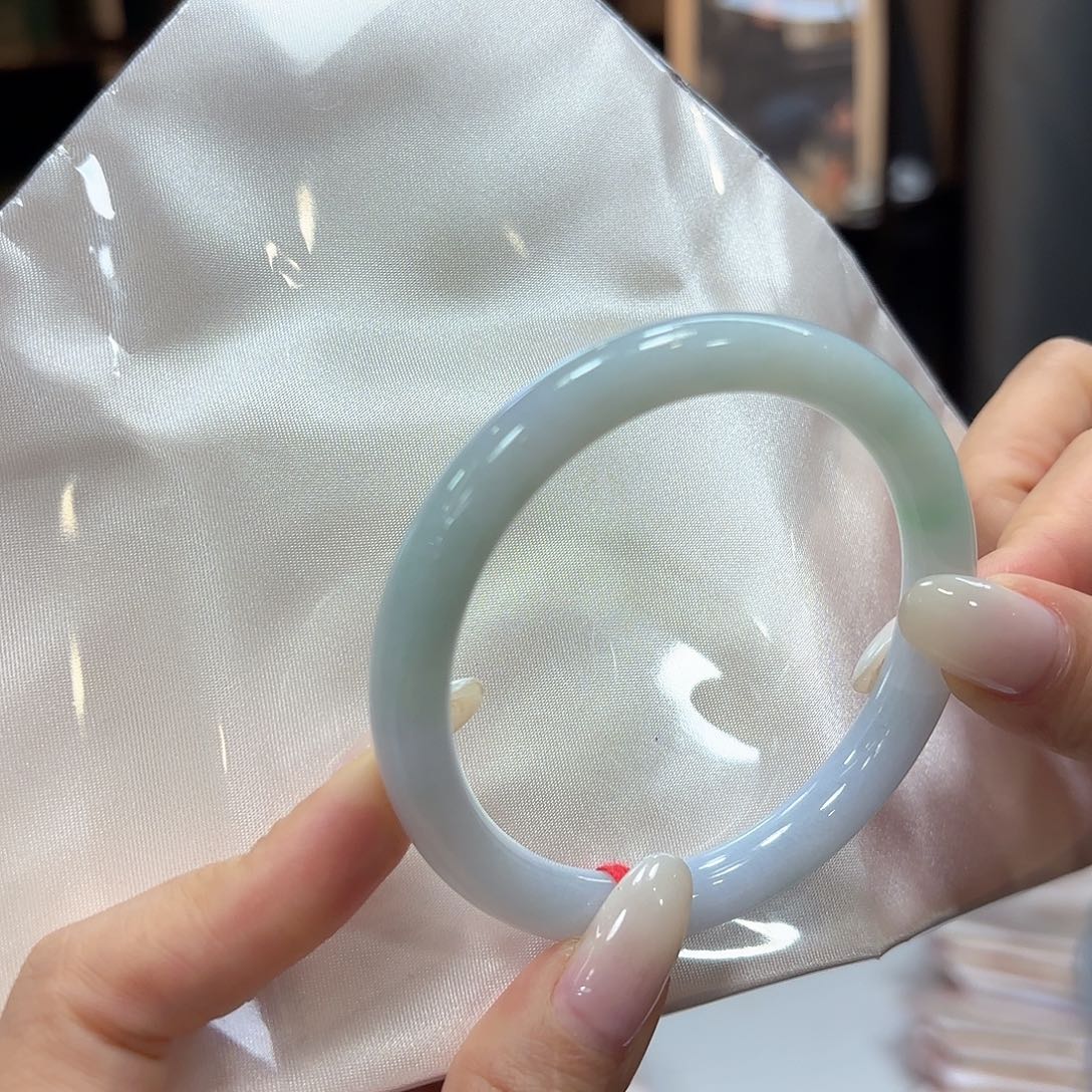 翡翠未镶嵌手镯翡翠