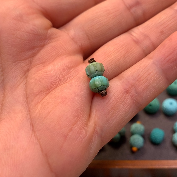 绿松石颈饰未镶嵌