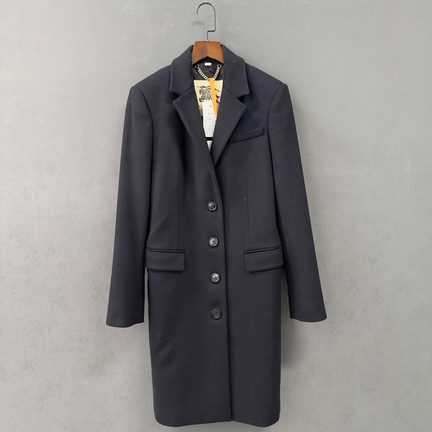 99新 BURBERRY/博柏利  黑色经典大衣 8码 cl00021