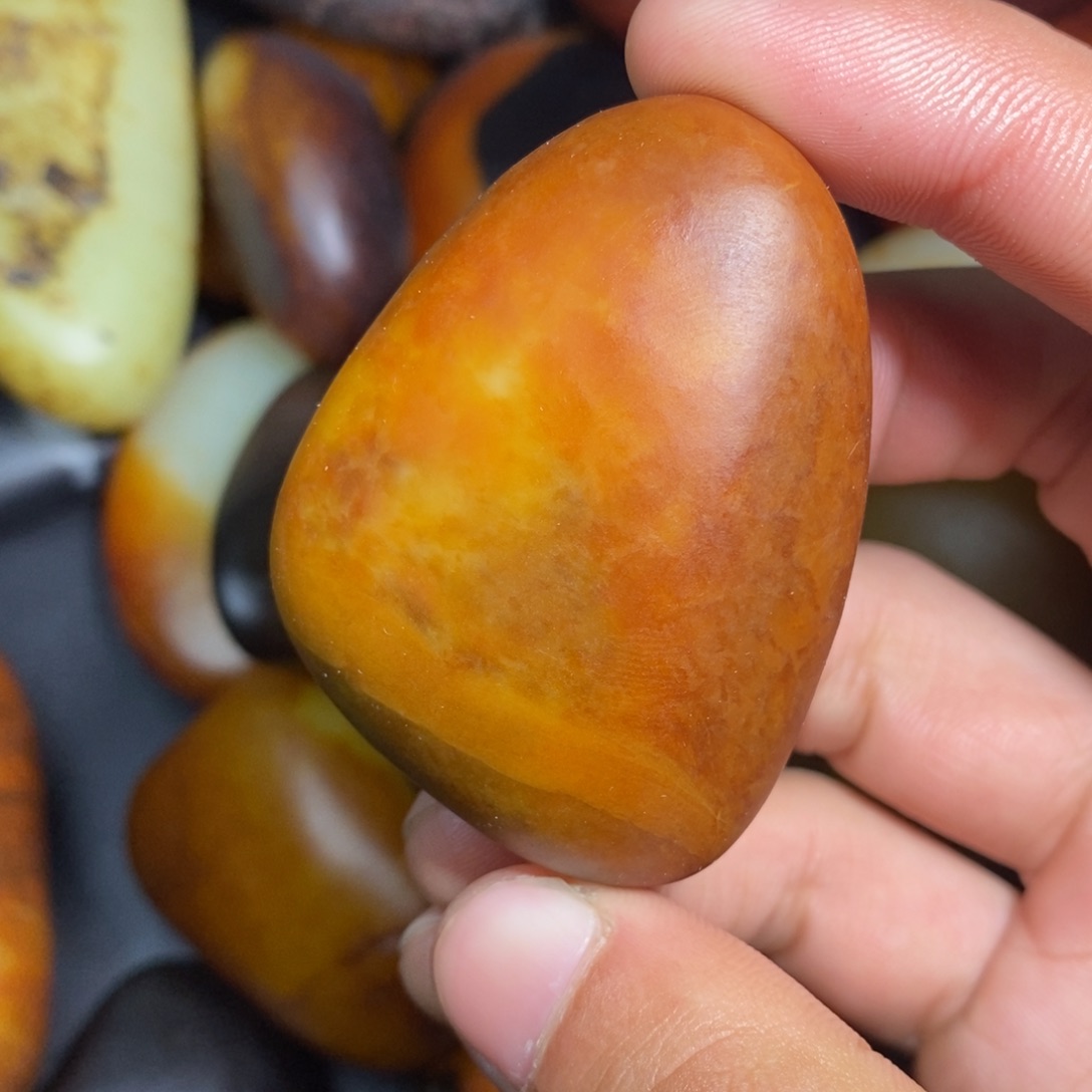 和田玉未镶嵌珠宝奇石