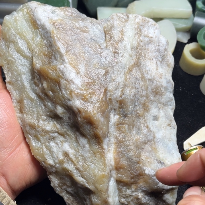 和田玉（糖玉）未镶嵌珠宝半成品