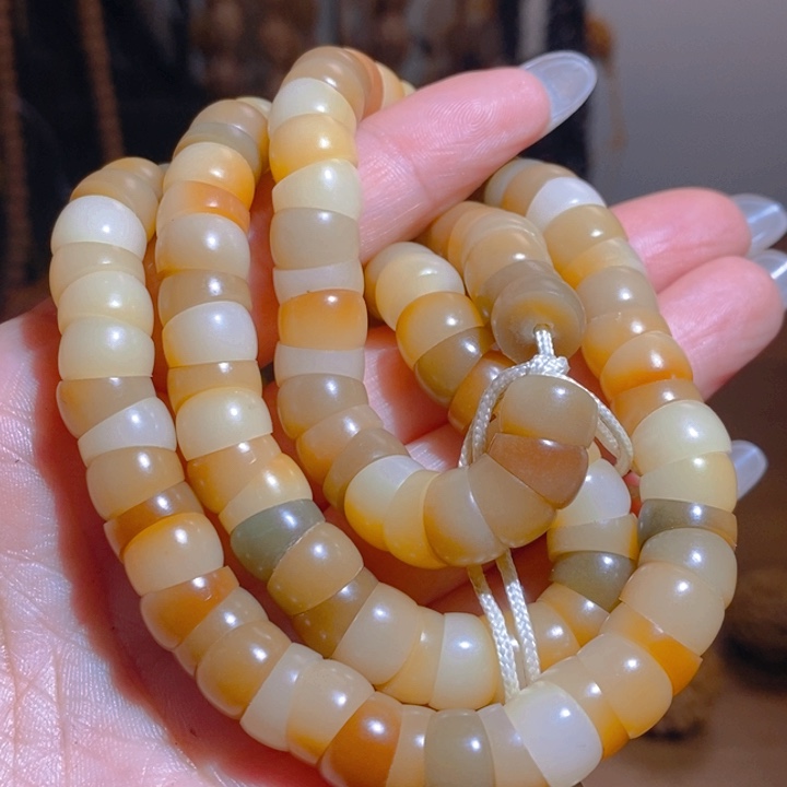 ᥫ****风化菩提根脖挂手持