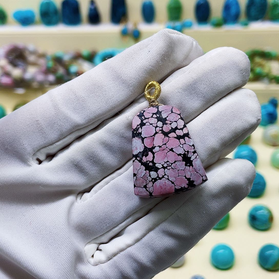 绿松石颈饰未镶嵌