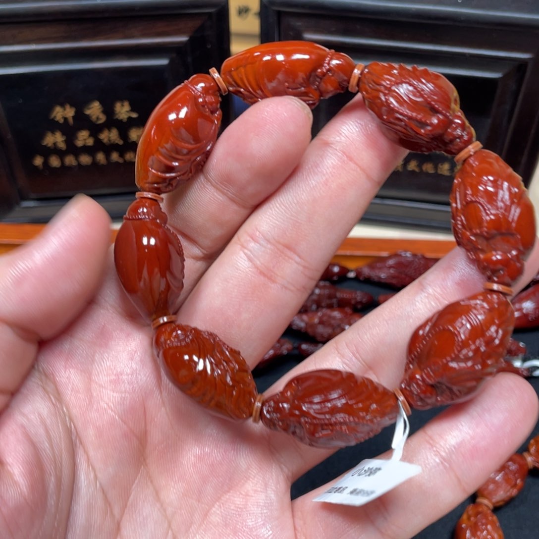 吊坠橄榄核LCH回血八小沙弥