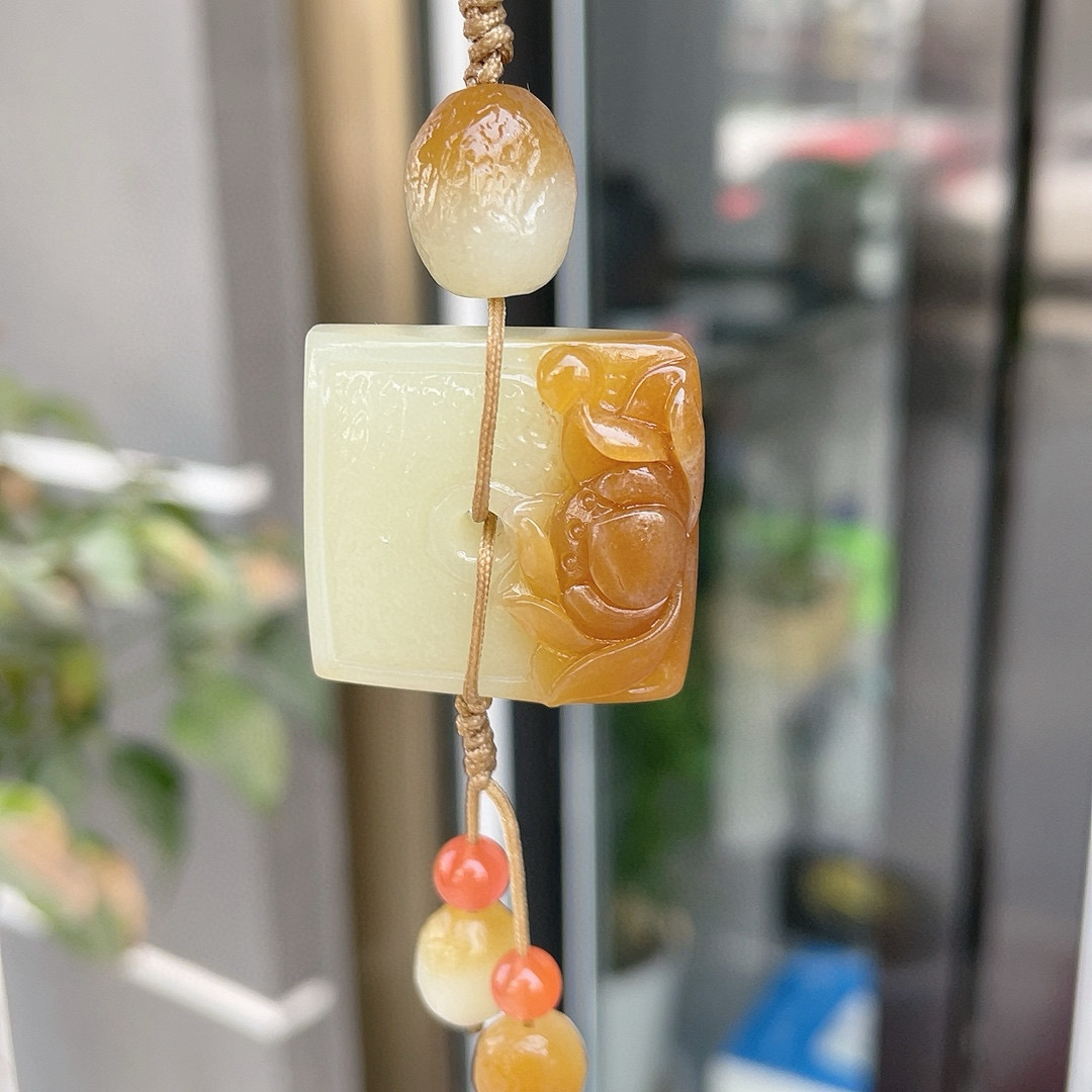270917玉美人小程和田玉温润细腻糖白一品清廉莲花平安扣挂件