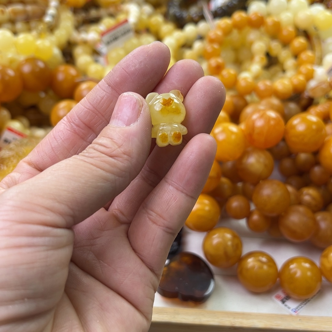 琥珀珠宝奇石未镶嵌