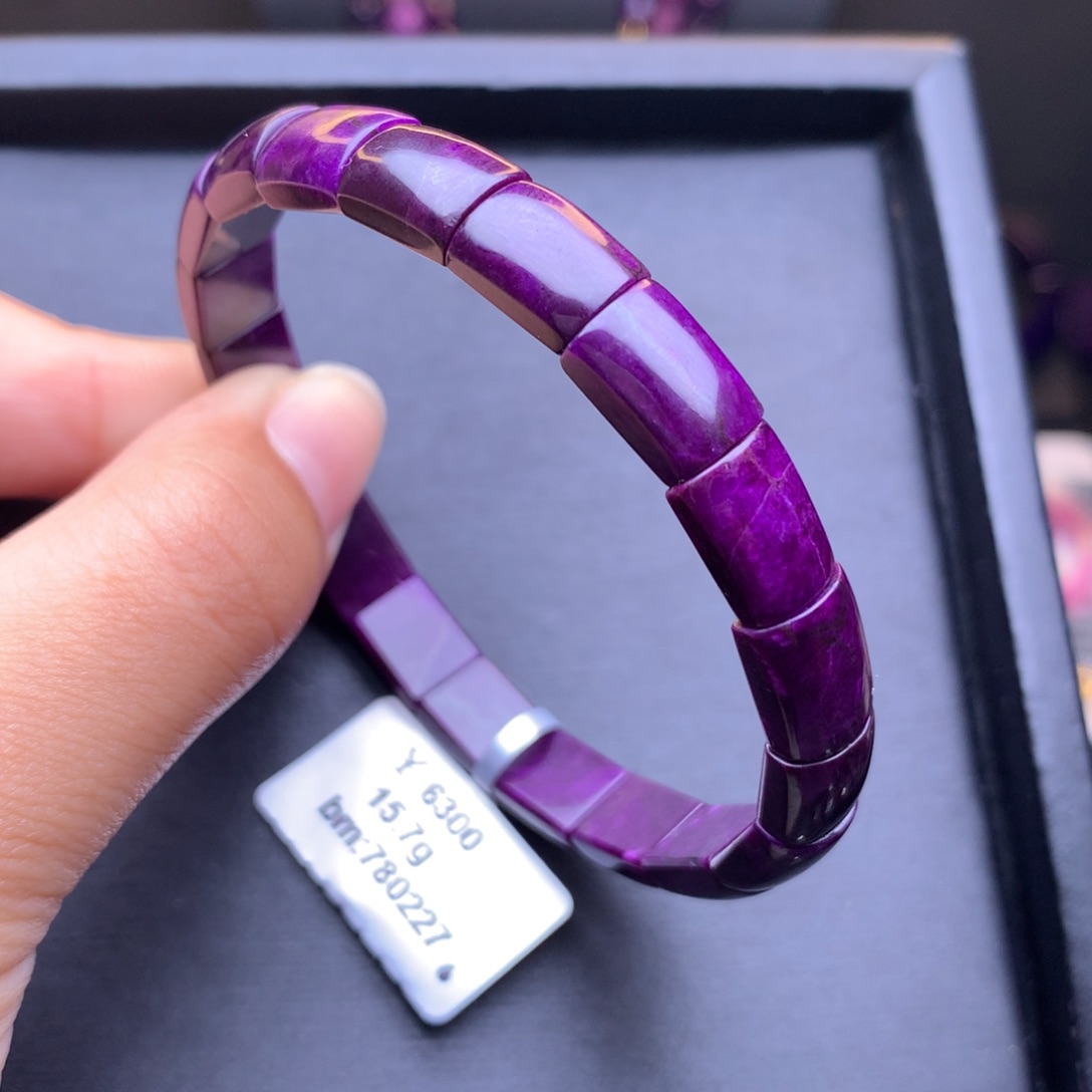 未镶嵌苏纪石（舒俱来）手牌