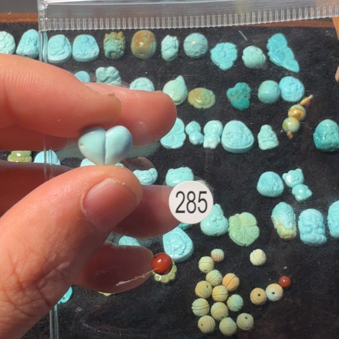 南红玛瑙未镶嵌珠宝奇石