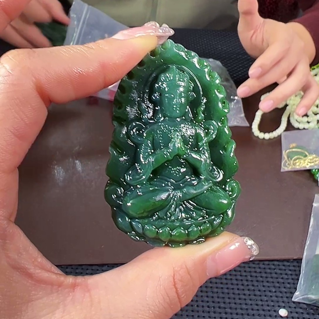 和田玉（碧玉）未镶嵌颈饰