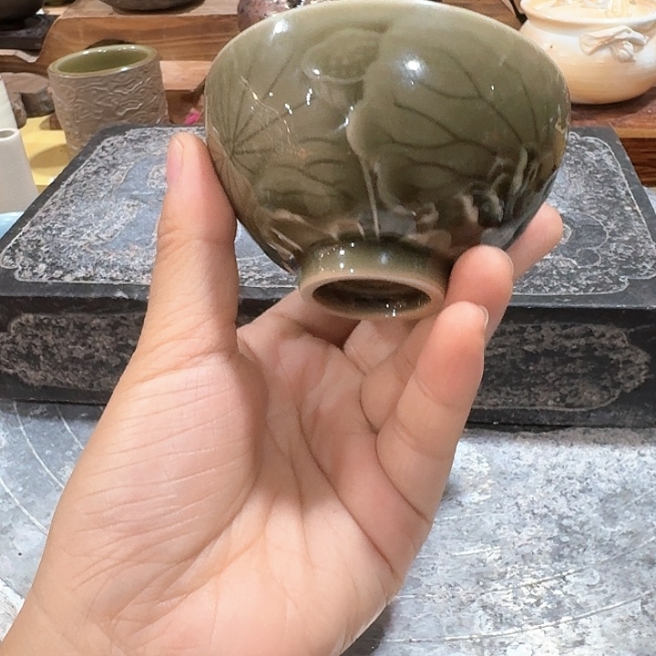 主人杯一个，瓷。。品茗瓷