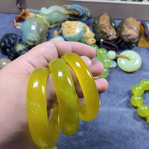 未镶嵌蛇纹石玉手链我***心