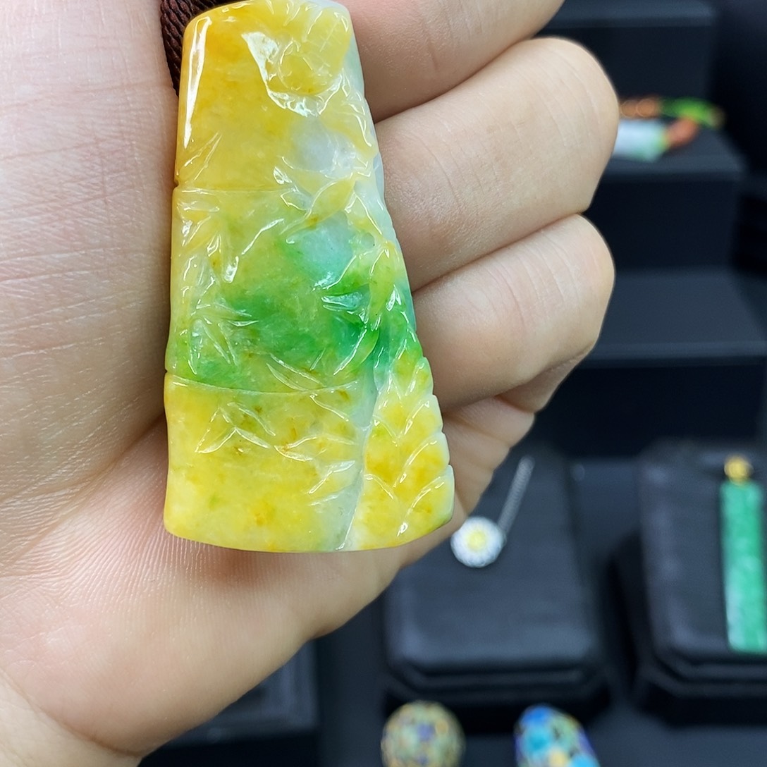 颈饰未镶嵌翡翠吊坠