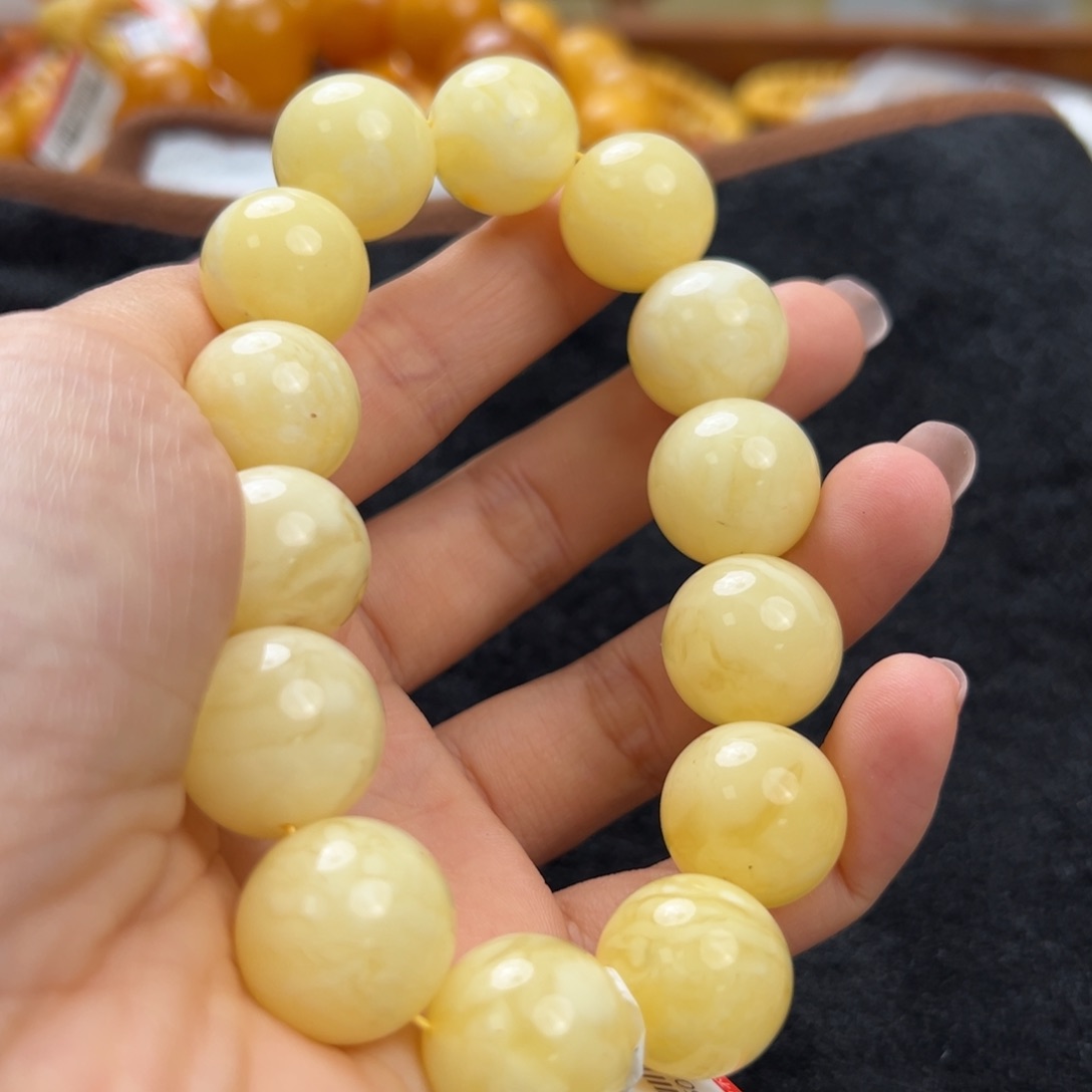 未镶嵌琥珀珠宝奇石