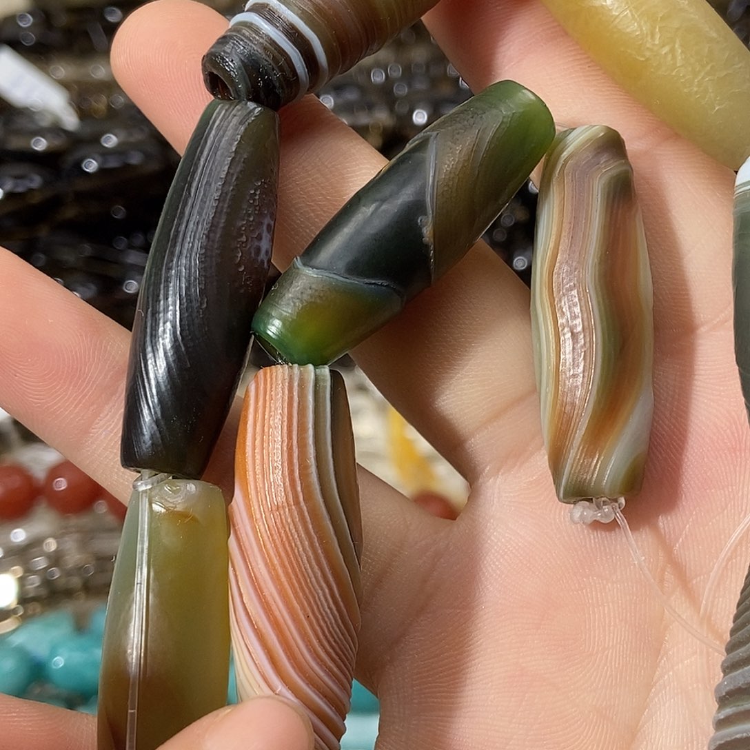 玛瑙/玉髓散珠孔雀玛瑙桶珠