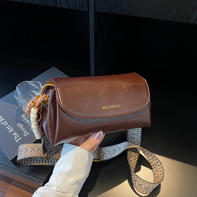 包包女款爆款2025新款简约女包洋气纯色斜挎ins小包包单肩小方包